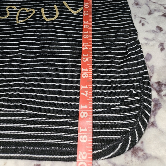 ⚠️Free bundle item- striped shirt - Picture 5 of 7